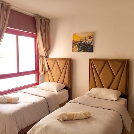 Appartement A Malabata En Face Centre Commercial Megarama & La Gare De Tgv M2 Tangeri Esterno foto